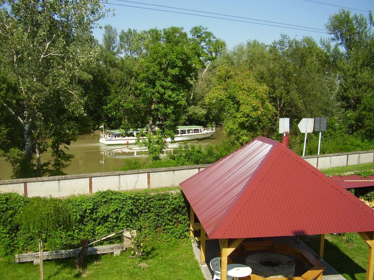 Hotel Zsuzsa Apartman Tokaj Exterior foto